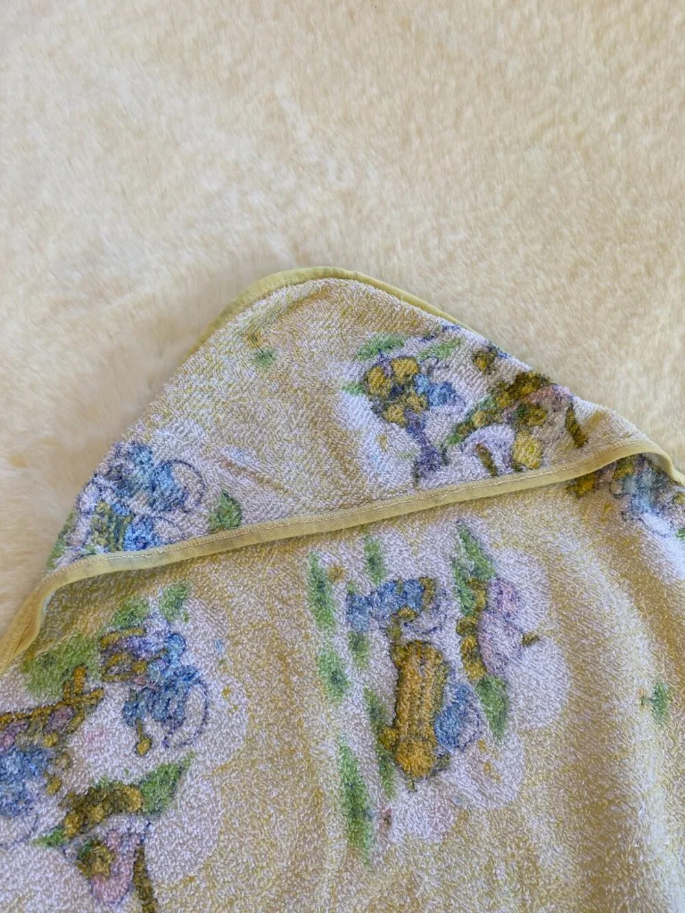 The Smurfs Vintage 1980s baby hooded bath towel 35 X 26 inches terrycloth